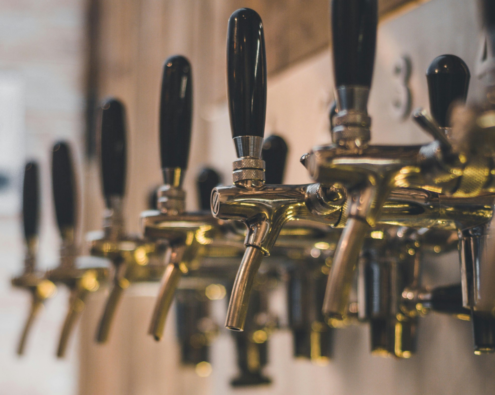 Navigating Consolidation: Mergers and Acquisitions in the Craft Beer Industry thumbnail